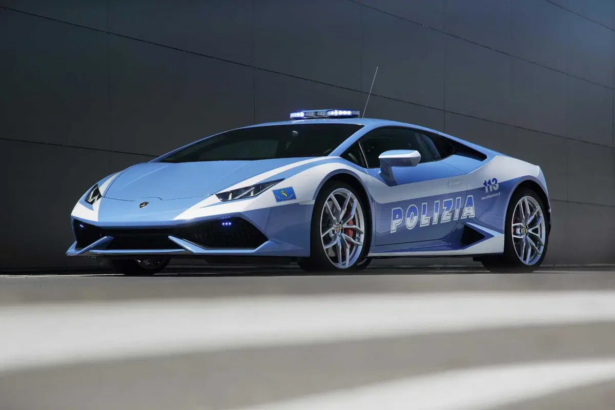 Le Lamborghini in divisa: tutti i modelli per la Polizia Stradale in 20 anni (4)