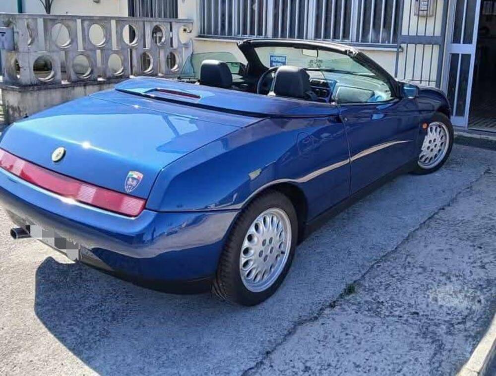 Alfa Romeo spider GTV 916 twin Spark 16 V d'epoca a Cremona (4)