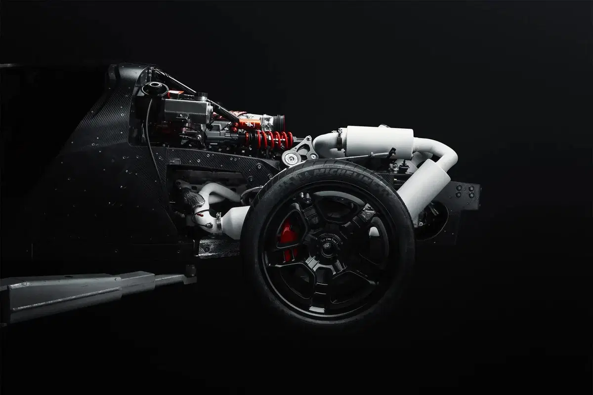 De Tomaso P72: pronta la versione stradale da 1,65 milioni di dollari (2)