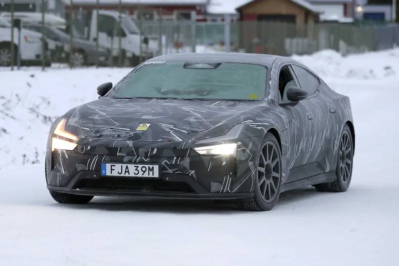 Polestar 5: l'elettrica che sfida Porsche Taycan e Tesla Model S [Foto Spia]