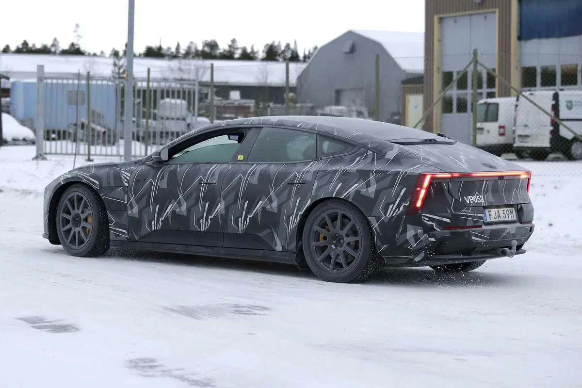 Polestar 5: l'elettrica che sfida Porsche Taycan e Tesla Model S [Foto Spia] (9)