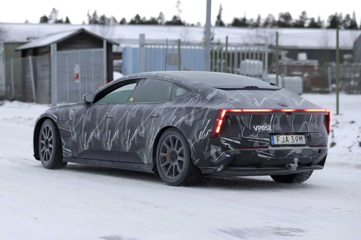 Polestar 5: l'elettrica che sfida Porsche Taycan e Tesla Model S [Foto Spia] (10)