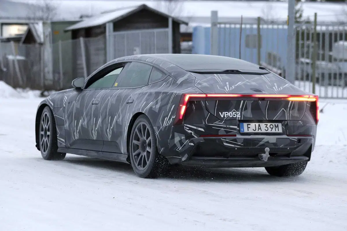 Polestar 5: l'elettrica che sfida Porsche Taycan e Tesla Model S [Foto Spia] (11)