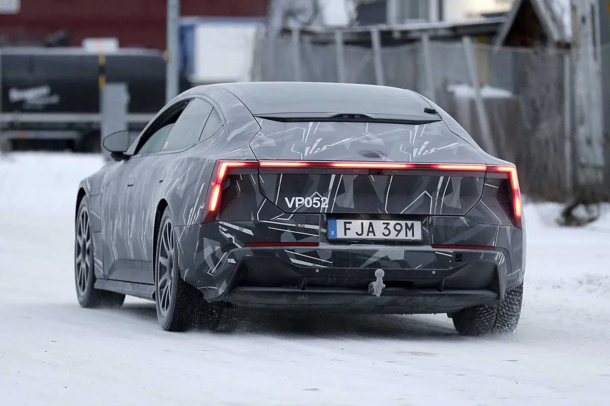Polestar 5: l'elettrica che sfida Porsche Taycan e Tesla Model S [Foto Spia] (13)