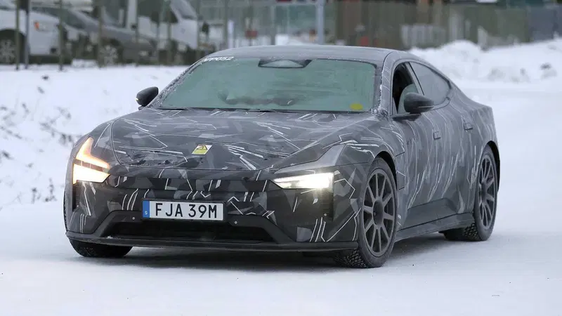 Polestar 5: l'elettrica che sfida Porsche Taycan e Tesla Model S [Foto Spia]