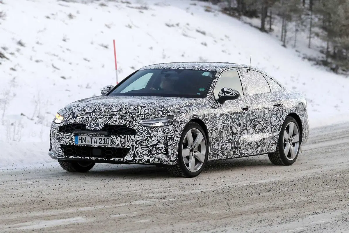 Audi A7: ecco la nuova generazione vista da vicino [Foto Spia] (18)