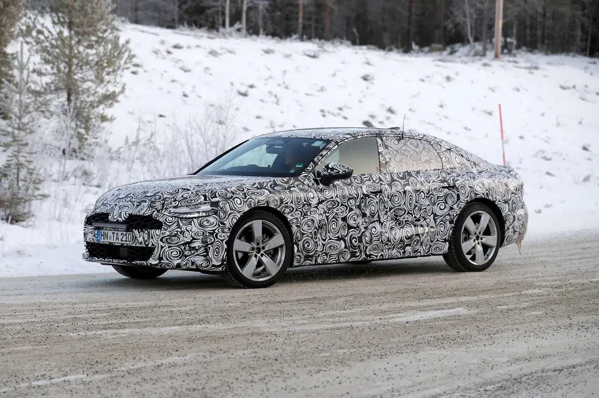 Audi A7: ecco la nuova generazione vista da vicino [Foto Spia] (19)