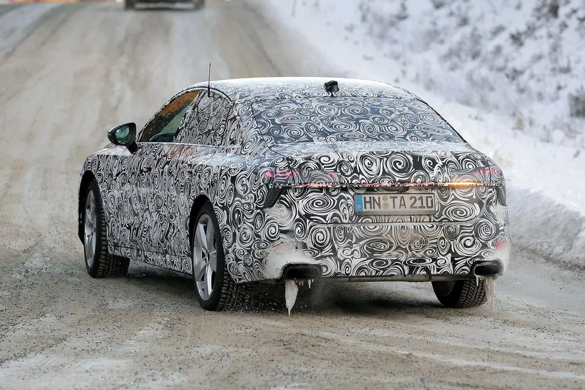 Audi A7: ecco la nuova generazione vista da vicino [Foto Spia] (23)