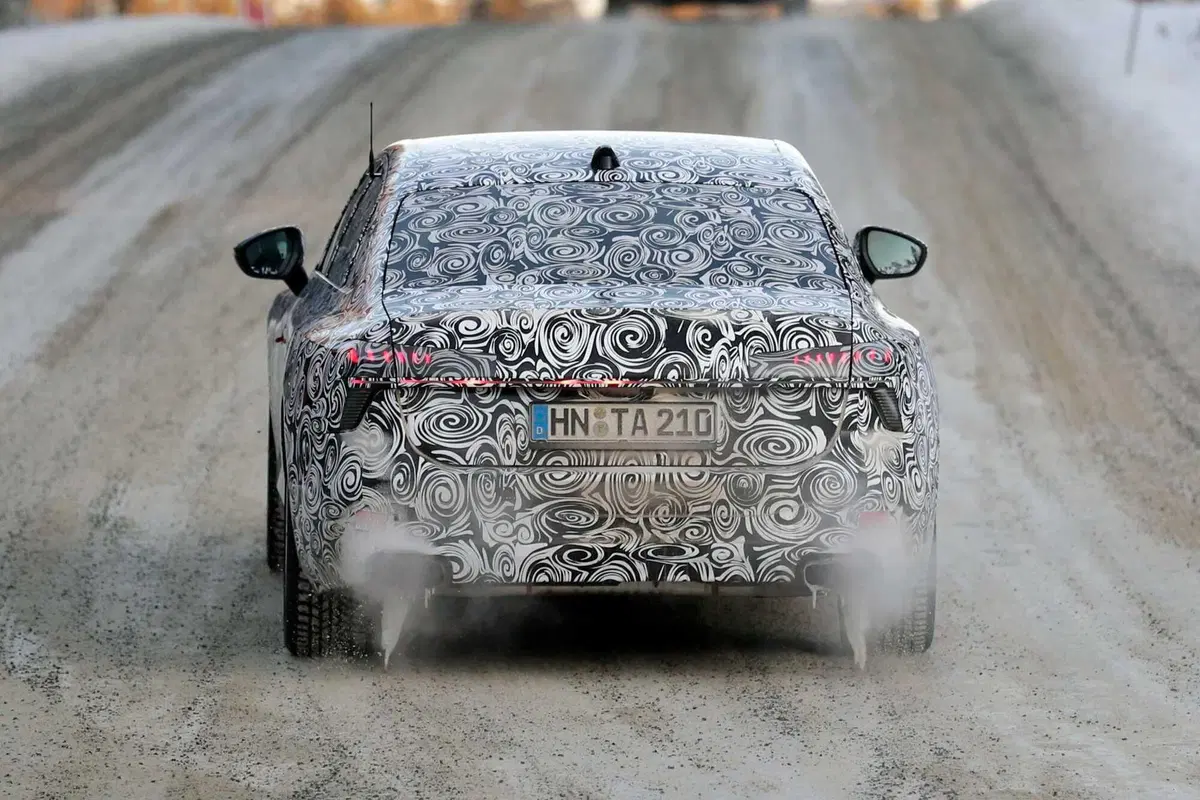 Audi A7: ecco la nuova generazione vista da vicino [Foto Spia] (24)