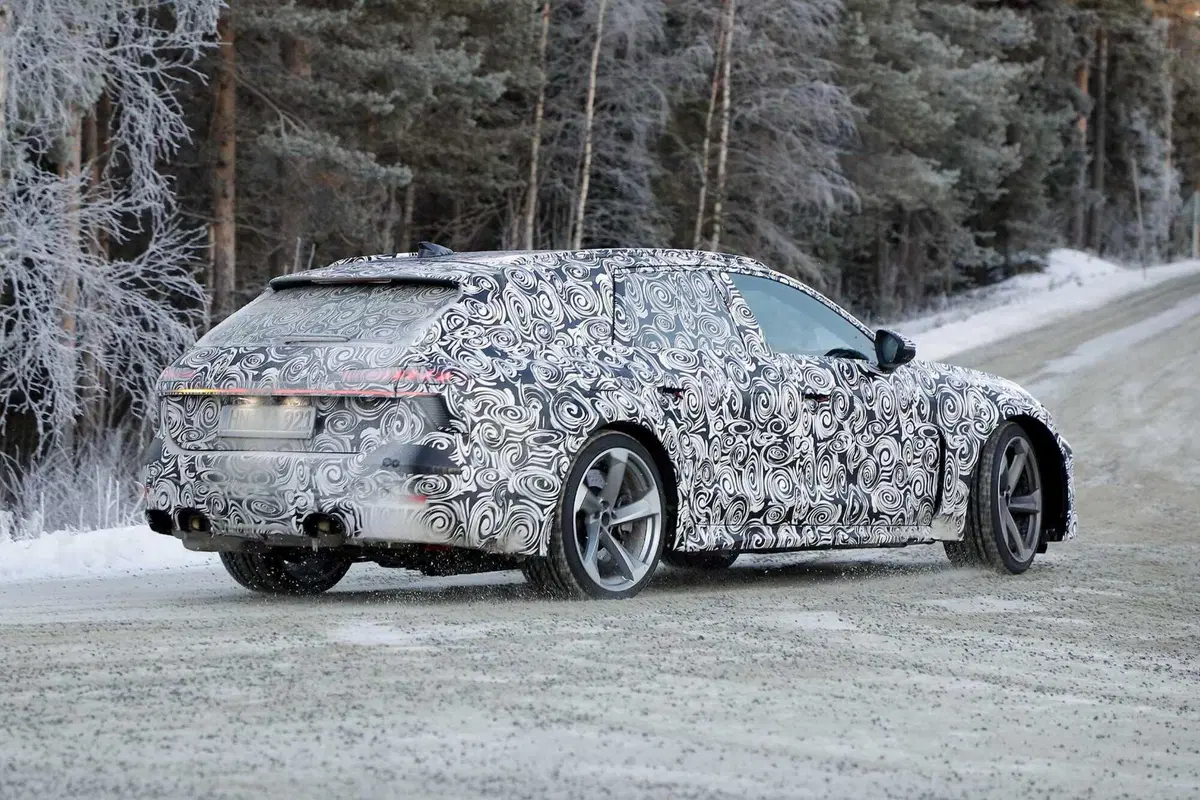 Audi A7: ecco la nuova generazione vista da vicino [Foto Spia] (30)