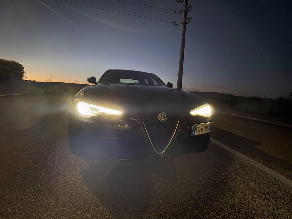 Alfa Romeo Giulia usata a Verona (11)