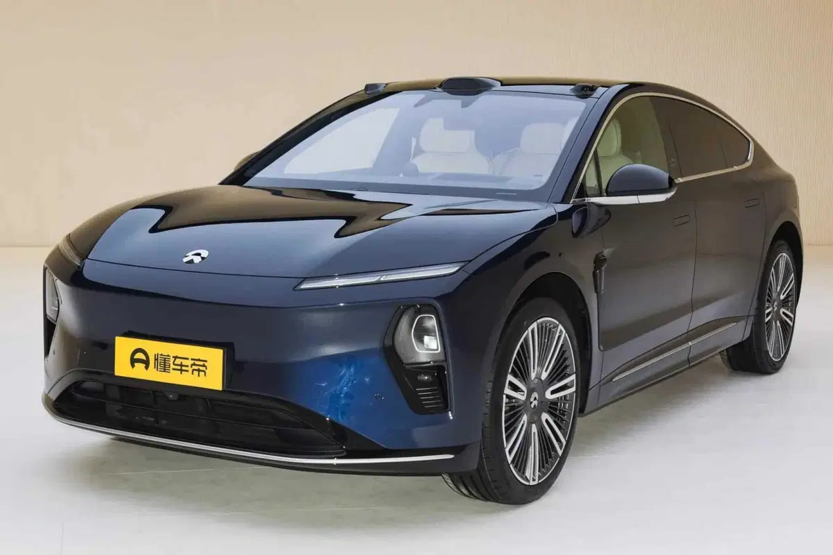 Non solo auto elettriche economiche, in Cina arrivano anche le vetture Premium: ecco la NIO ET9 (8)