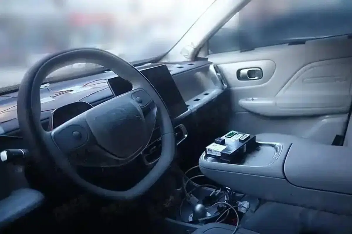 Stellantis ha un'altra elettrica cinese per l'Europa, è la Leapmotor B10 | Caratteristiche e foto spia (5)