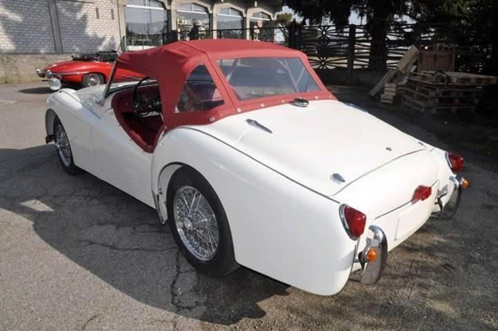 Triumph TR 2 d'epoca a Cremona (4)