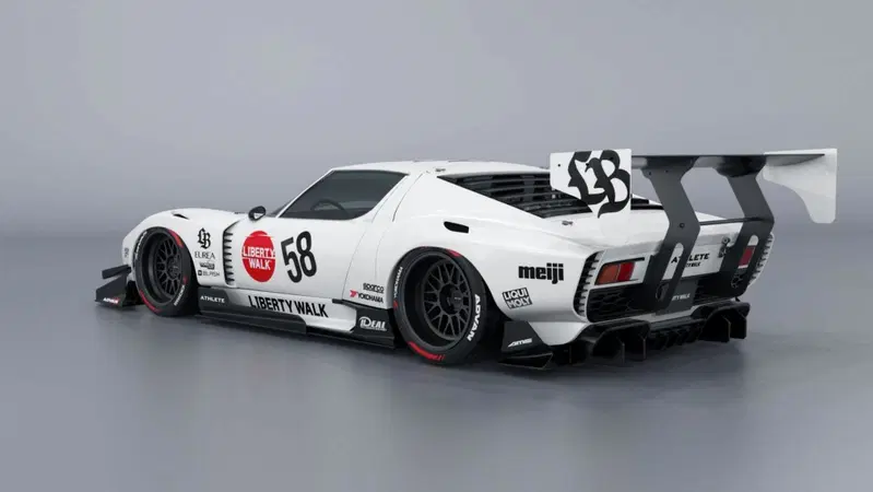 La Lamborghini Miura di Liberty Walk