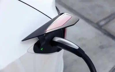 Lo "sciopero" ai Supercharger in Svezia, centinaia di Tesla in fila [VIDEO]
