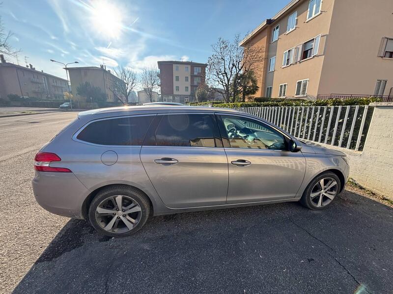 Peugeot 308 SW BlueHDi 150 S&amp;S EAT6 Allure  del 2015 usata a Casalfiumanese