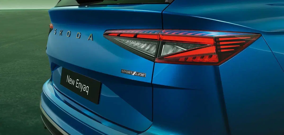 Skoda Enyaq 2025: il restyling è totale e l'autonomia cresce [VIDEO] (14)