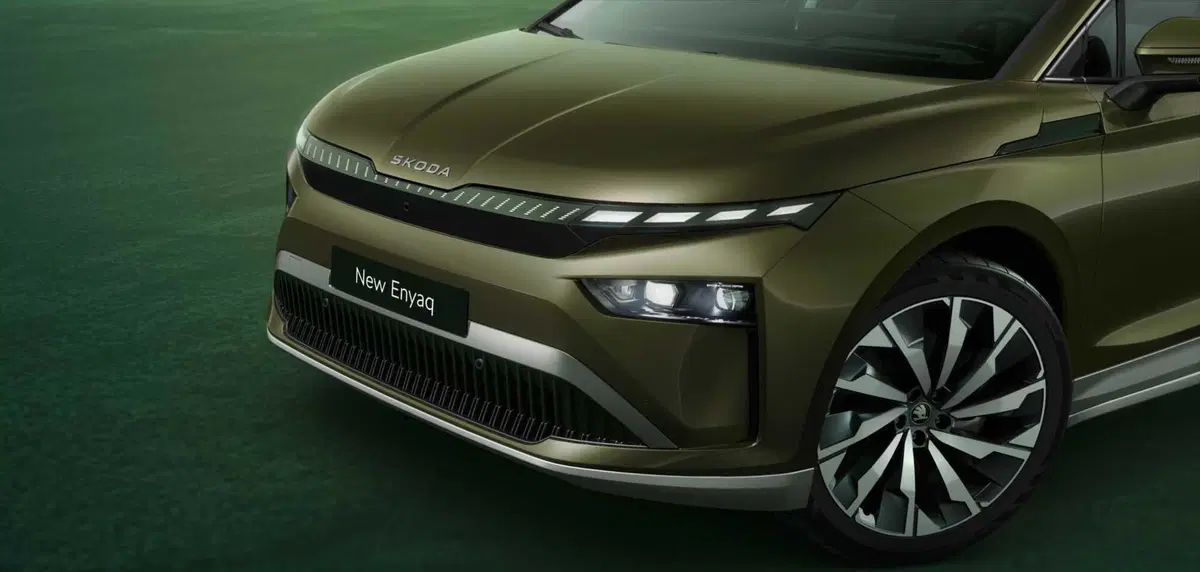 Skoda Enyaq 2025: il restyling è totale e l'autonomia cresce [VIDEO] (22)