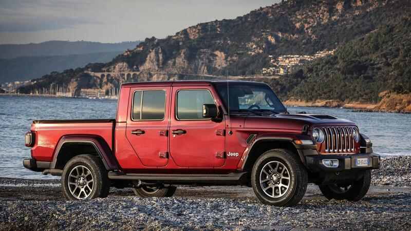 Jeep Gladiator la prova con il V8 (nel cassone), come va con 300 KG di carico? [VIDEO]