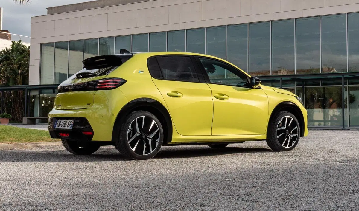 Peugeot 208: motorizzazioni, allestimenti, optional e prezzi. Guida all’acquisto (2)