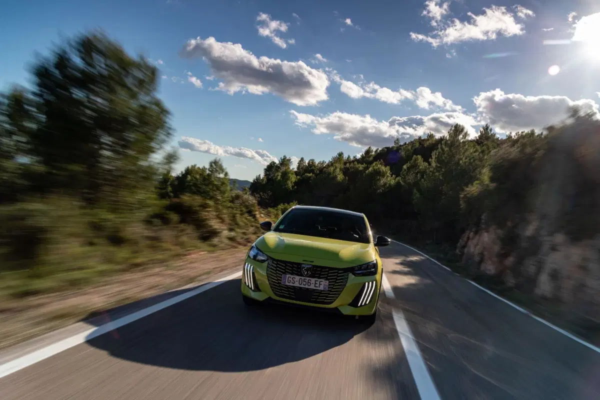 Peugeot 208: motorizzazioni, allestimenti, optional e prezzi. Guida all’acquisto (5)