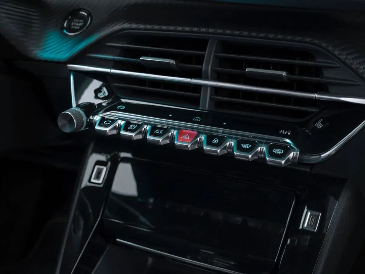 Peugeot 208: motorizzazioni, allestimenti, optional e prezzi. Guida all’acquisto (27)