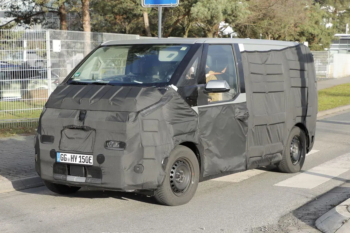 KIA PV5: la nuova proposta elettrica per il mercato europeo dei van commerciali [Foto Spia] (6)