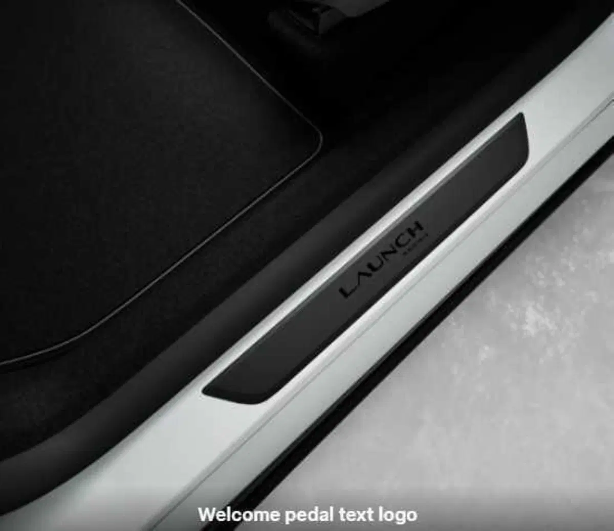 Tesla Model Y 2025 Juniper, ecco il debutto in Cina: potrebbe farvi cambiare idea sull'auto elettrica? (7)