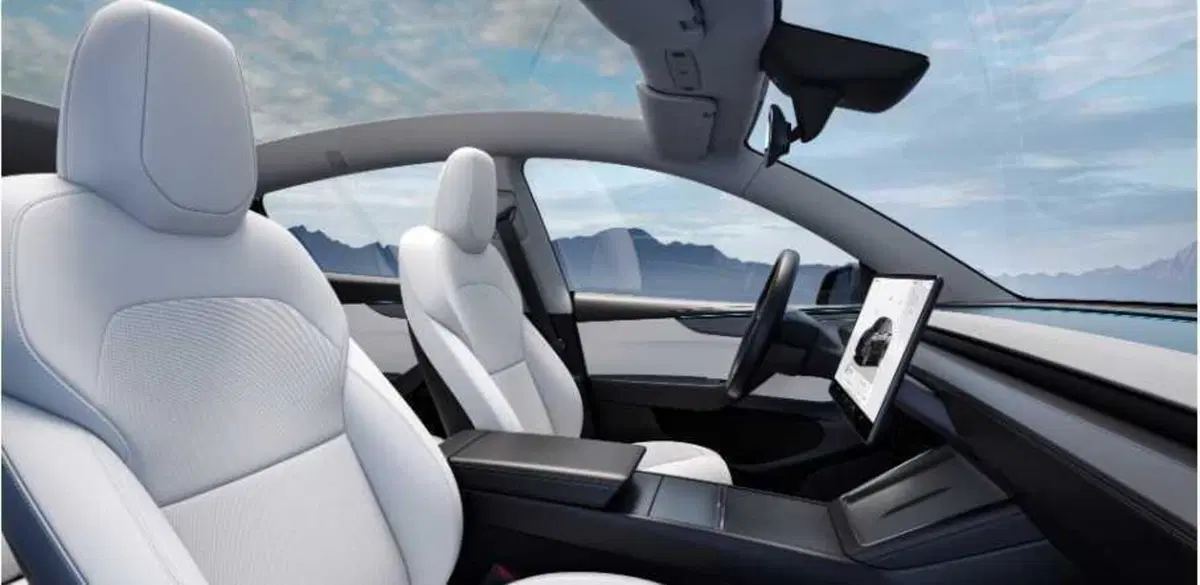 Tesla Model Y 2025 Juniper, ecco il debutto in Cina: potrebbe farvi cambiare idea sull'auto elettrica? (14)