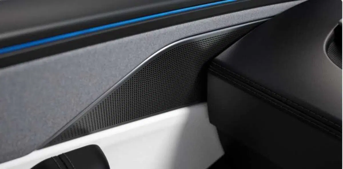 Tesla Model Y 2025 Juniper, ecco il debutto in Cina: potrebbe farvi cambiare idea sull'auto elettrica? (19)
