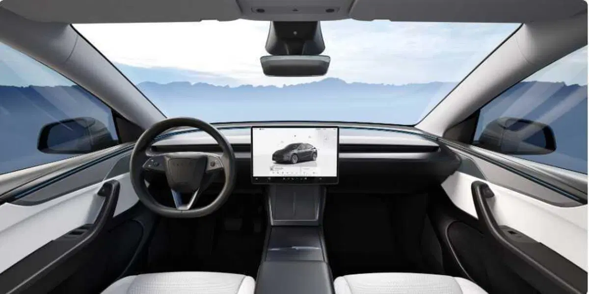 Tesla Model Y 2025 Juniper, ecco il debutto in Cina: potrebbe farvi cambiare idea sull'auto elettrica? (20)