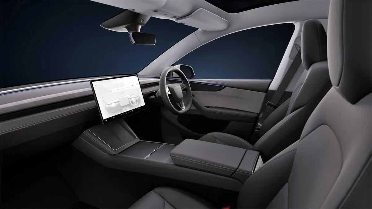 Tesla Model Y 2025 Juniper, ecco il debutto in Cina: potrebbe farvi cambiare idea sull'auto elettrica? (22)
