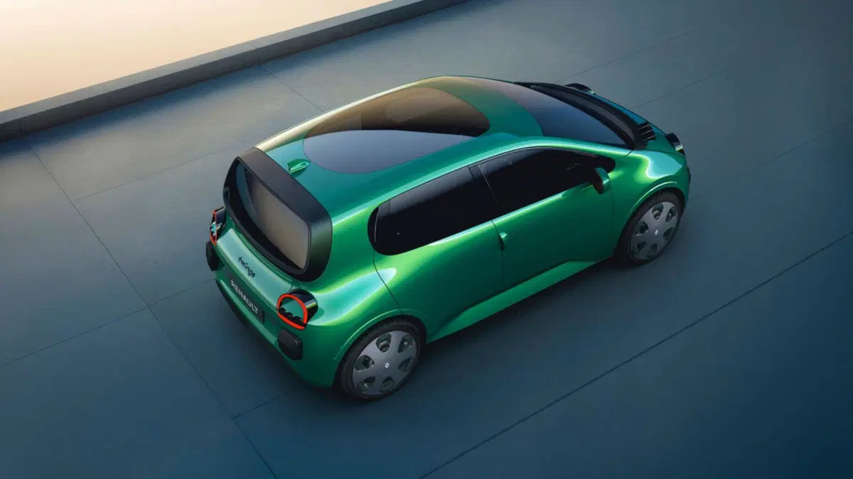 Renault Twingo E-Tech, ecco com'è fatta dentro l'elettrica della nostalgia [VIDEO] (21)