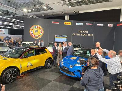 Renault 5 e- Tech e Alpine A290 vincono il premio Auto dell&#039;anno 2025