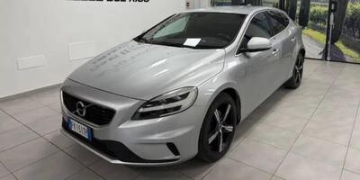 Volvo V40 D2 R-design  del 2017 usata a Gualdo Cattaneo