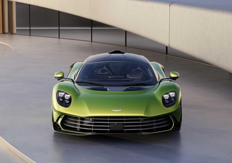 Aston Martin Valhalla (4)