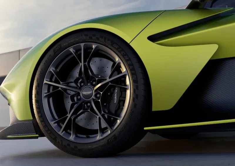 Aston Martin Valhalla (2024-->>) (18)