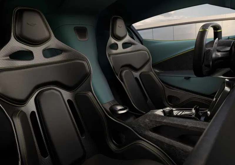 Aston Martin Valhalla (2024-->>) (14)