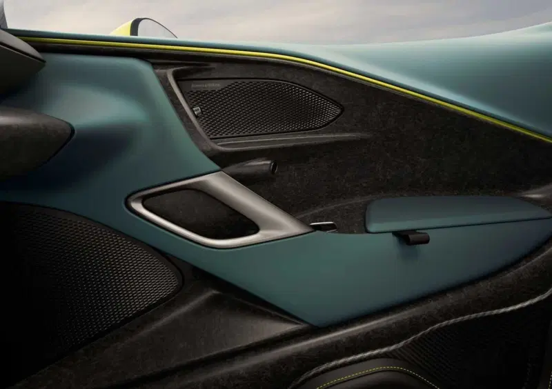 Aston Martin Valhalla (2024-->>) (27)