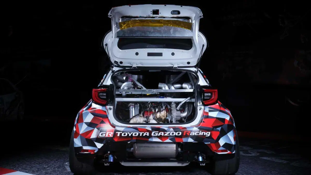 Toyota GR Yaris M Concept, ha il motore al centro 4 cilindri Turbo  (2)