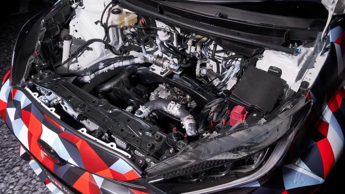 Toyota GR Yaris M Concept, ha il motore al centro 4 cilindri Turbo  (3)