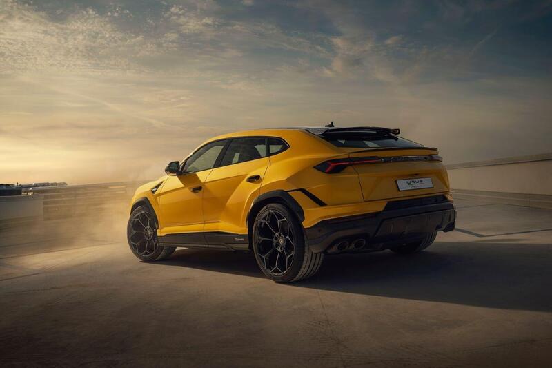 Lamborghini Urus: solo ibrida da oggi in avanti