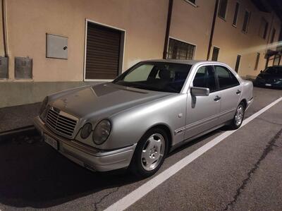 Mercedes-Benz Classe E 300 turbodiesel cat Avantgarde del 1998 usata a Albiolo