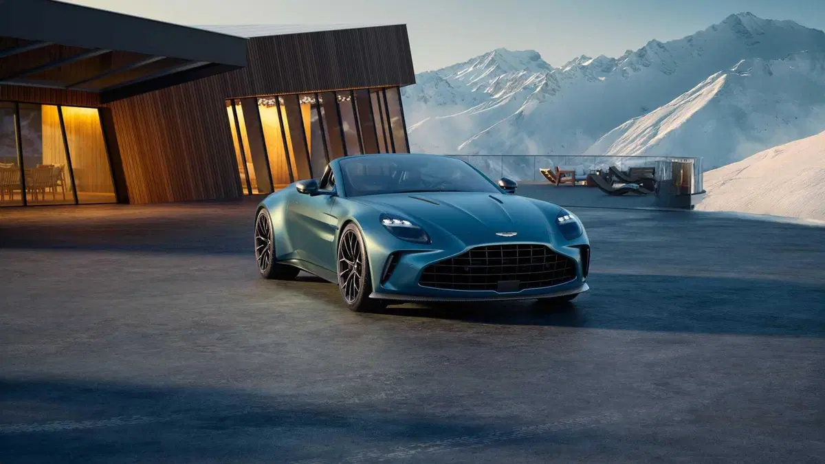 Aston Martin Vantage Roadster: l'8 cilindri da 665 CV si toglie il tetto  (4)