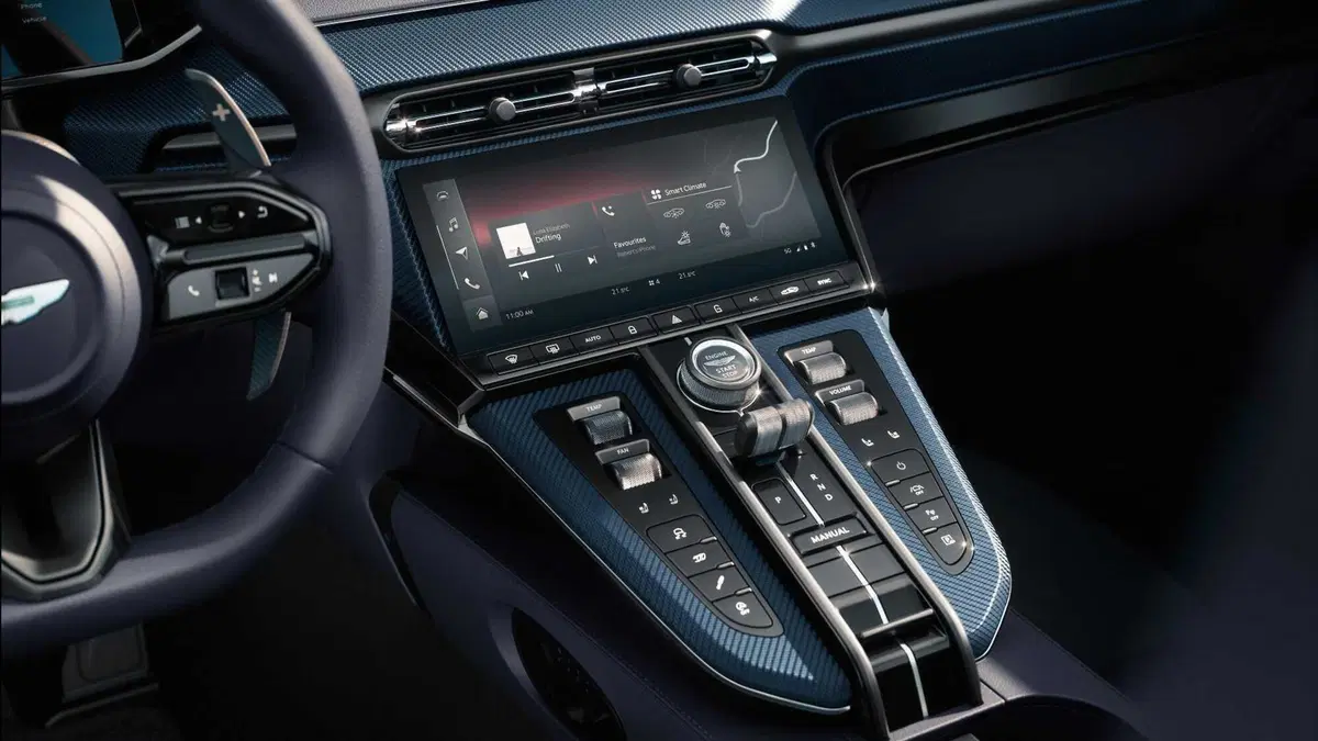 Aston Martin Vantage Roadster: l'8 cilindri da 665 CV si toglie il tetto  (15)