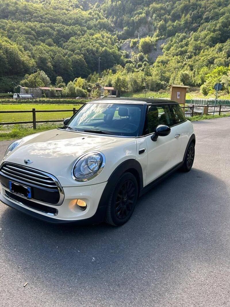 MINI Mini 1.5 Cooper D  del 2017 usata a Lucca