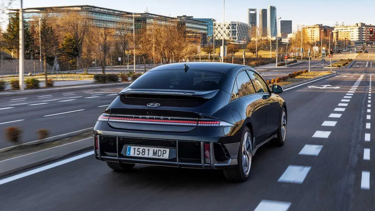 Hyundai Ioniq 6 (2022-->>) (7)