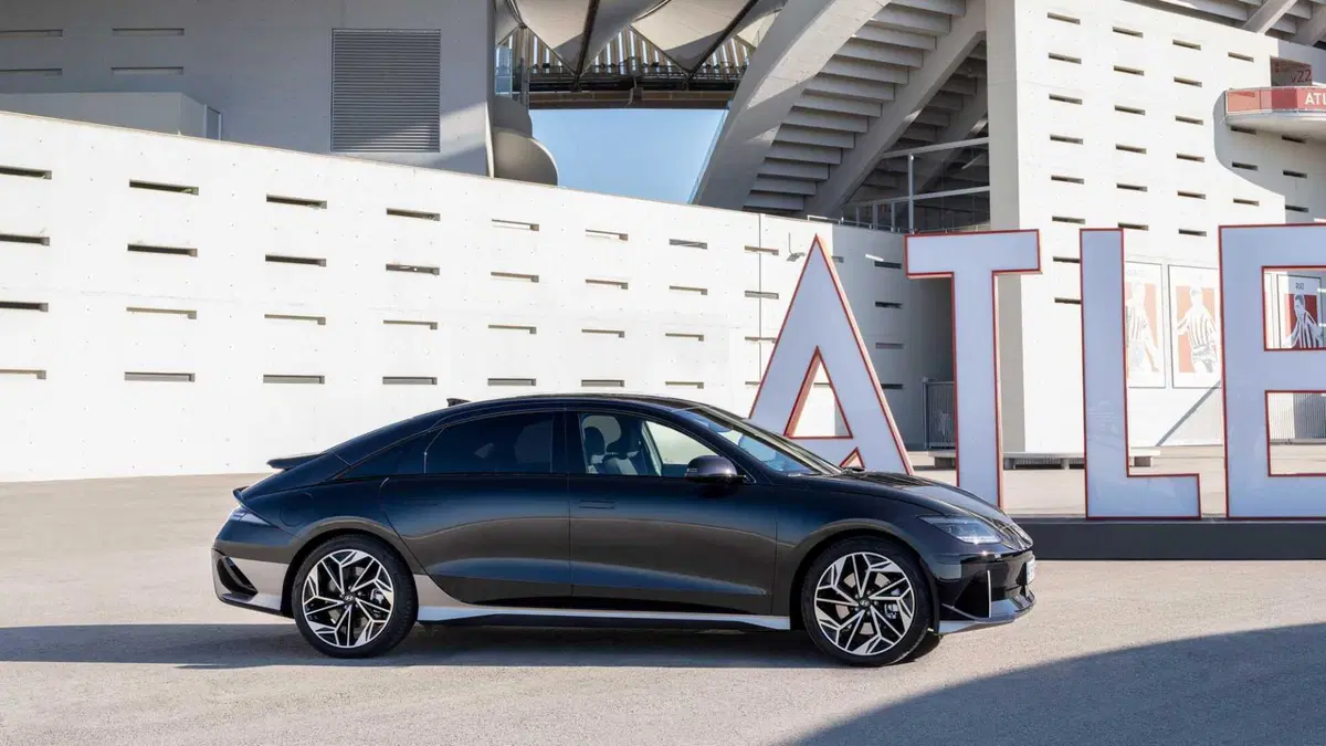 Hyundai Ioniq 6 (2022-->>) (4)