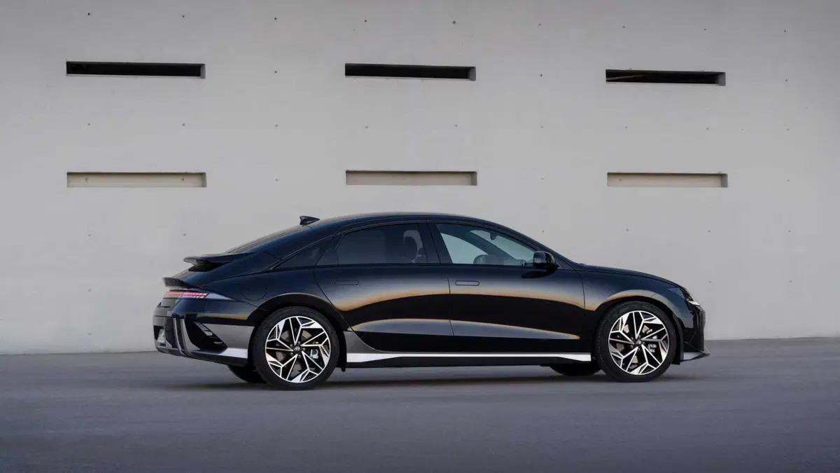 Hyundai Ioniq 6 (2022-->>) (5)